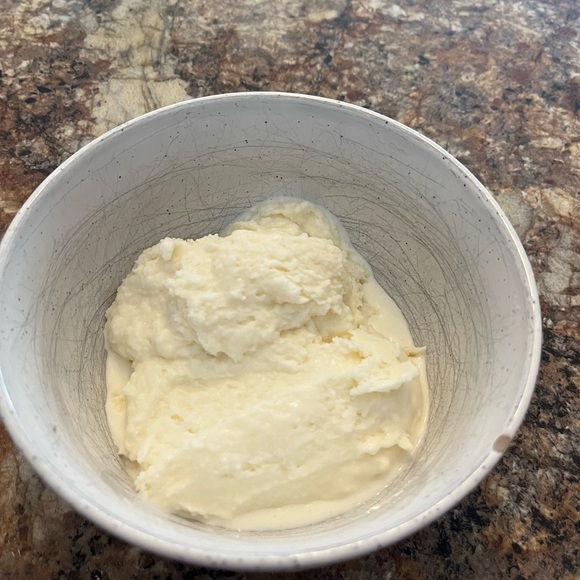 New Cuisinart Frozen Yogurt/Ice Cream Machine - Picture 4 of 4